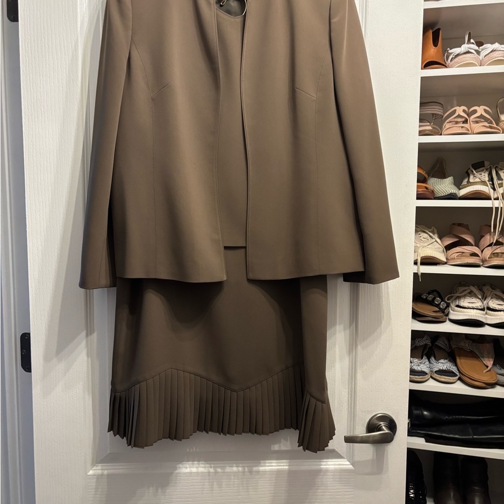 Kasper 3 Piece, Brown Skirt Set with Classic Elegance
